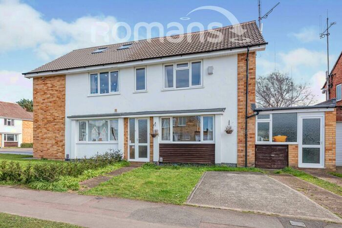 4 Bedroom Semi-Detached House To Rent In Allendale Road, Earley, RG6