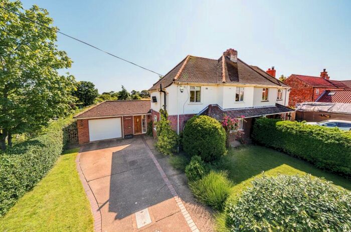 3 Bedroom Semi-Detached House For Sale In , Bransby, LN1