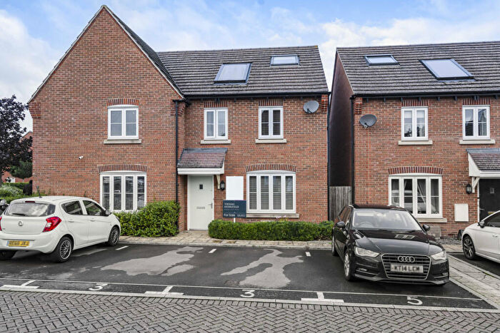 3 Bedroom Semi-Detached House For Sale In Dan Read Parade, Didcot, OX11