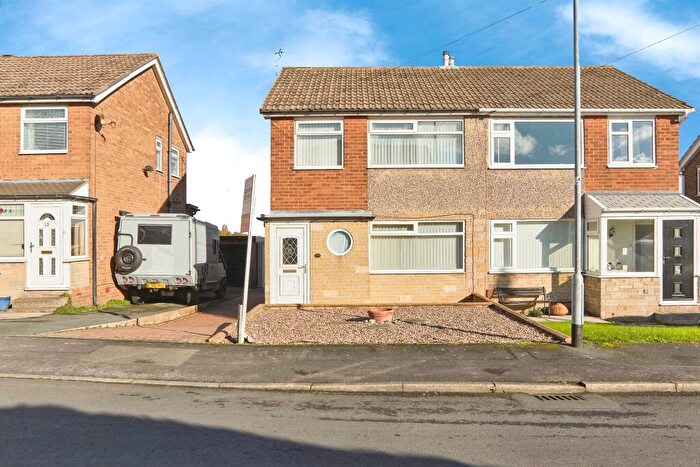 3 Bedroom Semi Detached House For Sale In Kent Close, Pudsey, LS28