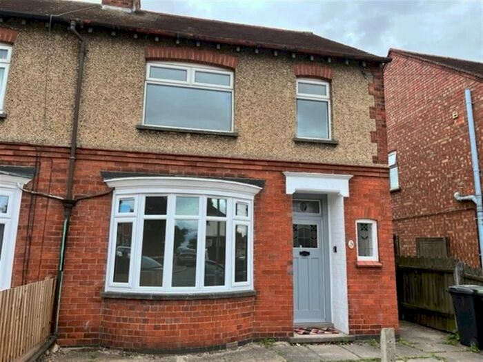 3 Bedroom Property To Rent In Upper Queen Street, Rushden, NN10