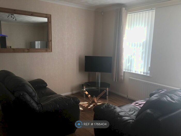 2 Bedroom Flat To Rent In Linksfield Gardens, Aberdeen, AB24