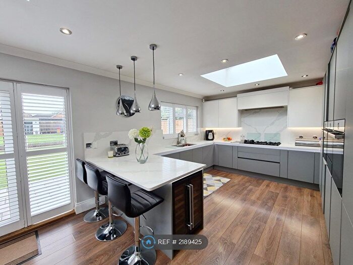 3 Bedroom Detached House To Rent In Ardleigh Green Road, Hornchurch, RM11