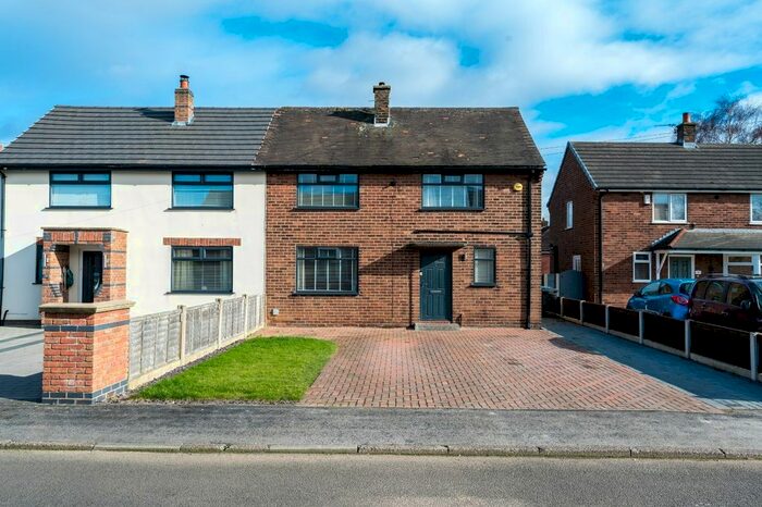 3 Bedroom Semi-Detached House For Sale In Duke Avenue, Glazebury, Warrington, Cheshire, WA3