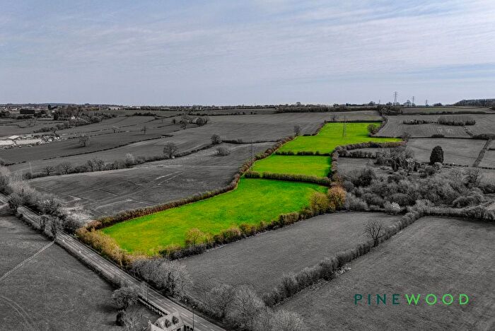 Property For Sale In Low Road, Clowne, S44