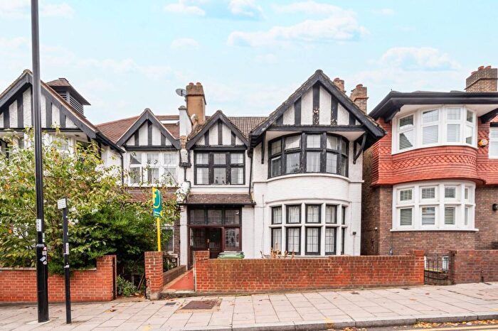 6 Bedroom Semi-Detached House To Rent In Belmont Hill, London, SE13