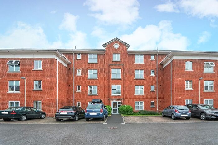 2 Bedroom Flat To Rent In Newbury, Berkshire, RG14