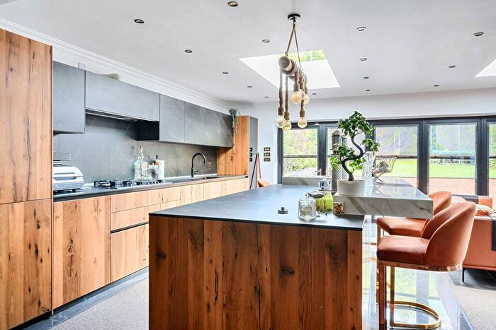 5 Bedroom Detached House To Rent In Gibbs Green, Edgware, HA8