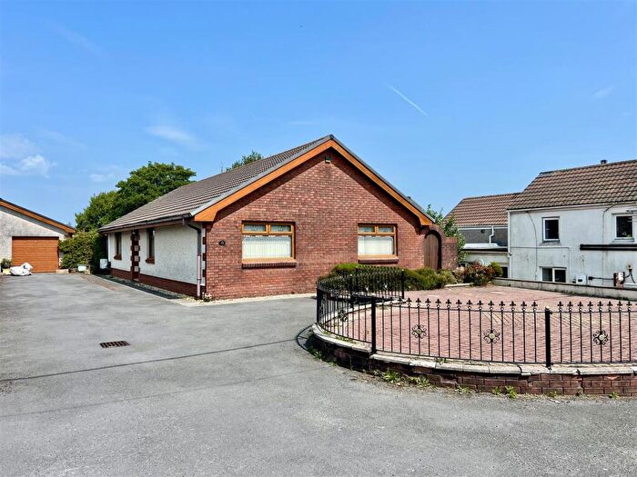 3 Bedroom Detached Bungalow For Sale In Waterloo Road, Ammanford, SA18