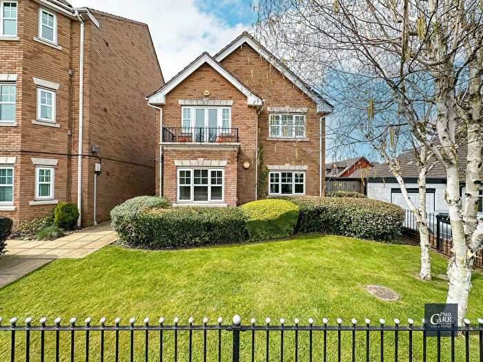 2 Bedroom Flat For Sale In Foley Court, Streetly, Sutton Coldfield, B74