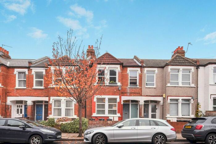 2 Bedroom Flat To Rent In Sellincourt Road, Tooting, London, SW17