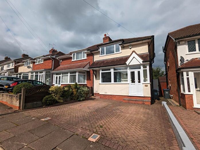 3 Bedroom Semi-Detached House To Rent In Sladepool Farm Road, Maypole, Birmingham, B14