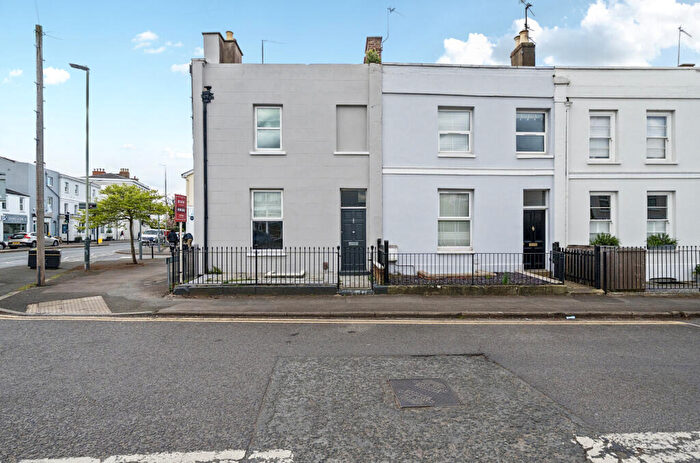 3 Bedroom End Of Terrace House For Sale In Fairview Road, Cheltenham, Gloucestershire, GL52