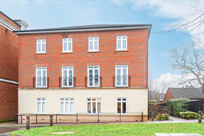 1 Bedroom Flat For Sale In Market Court, Old Dickens Heath Road, Dickens Heath, B90