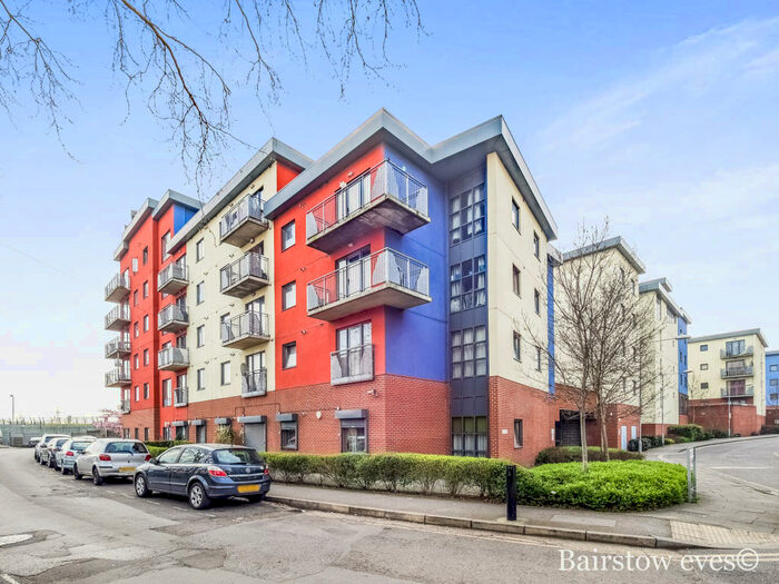 1 Bedroom Flat To Rent In Runnel Court, Spring Place, IG11