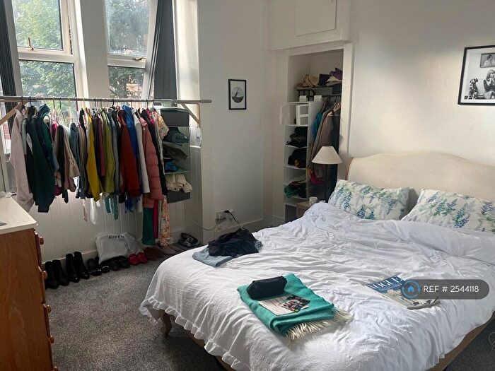 2 Bedroom Flat To Rent In Daisy Street, Glasgow, G42
