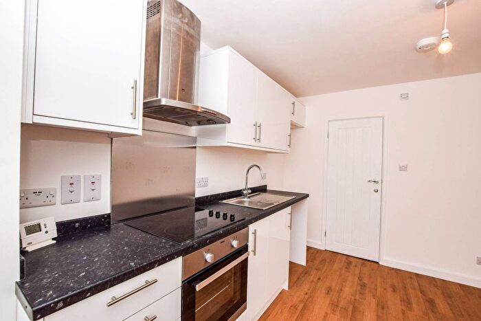 2 Bedroom Flat To Rent In Cedar Walk, Hemel Hempstead, HP3