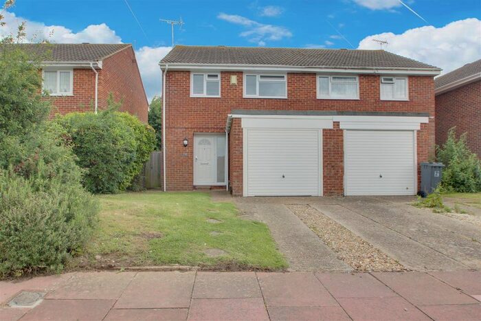 3 Bedroom Semi-Detached House To Rent In Wear Road, Worthing, BN13
