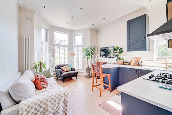 1 Bedroom Flat To Rent In Ferme Park Road, Crouch End, London, N4