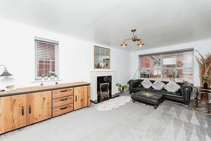 5 Bedroom Detached House For Sale In Lee View, Whitley, Goole, DN14
