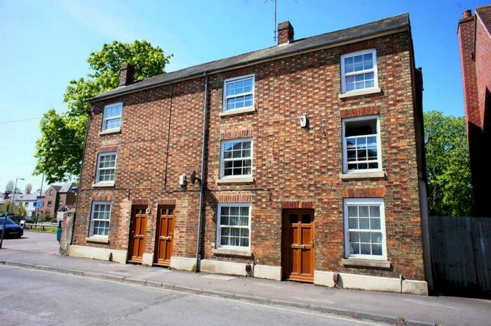 2 Bedroom End Of Terrace House To Rent In Chapel Street, Bicester, Oxfordshire, OX26