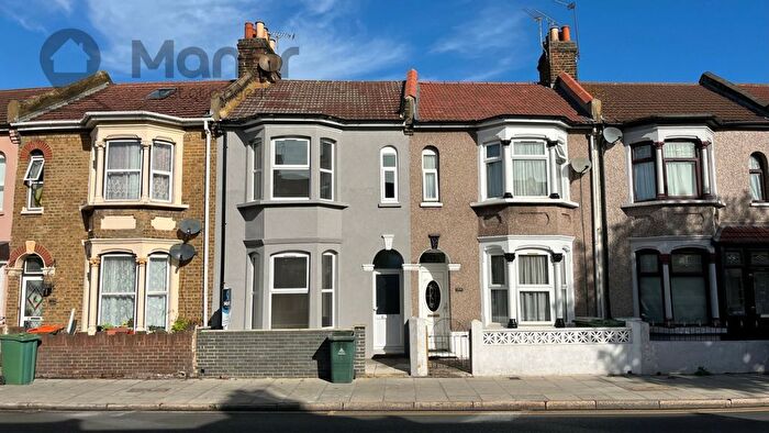 4 Bedroom Terraced House To Rent In Plashet Grove, East Ham, E6
