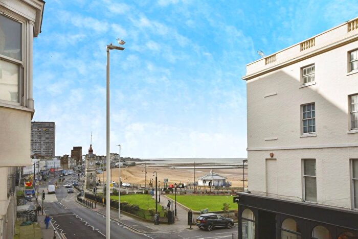 3 Bedroom Flat To Rent In Marine Garden, Margate, CT9