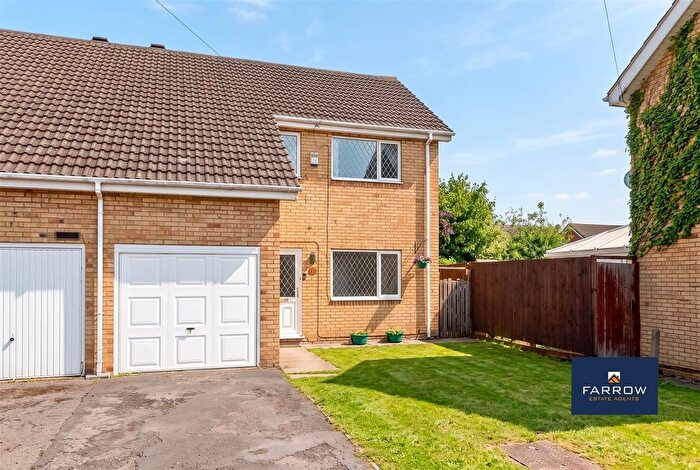 3 Bedroom Semi-detached House For Sale In Kishorn Court, Immingham, DN40