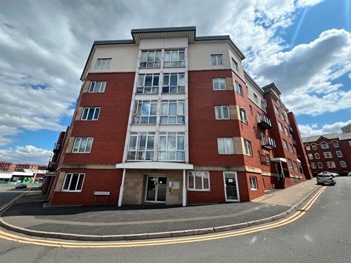 2 Bedroom Flat For Sale In Townsend Way, Birmingham, B1
