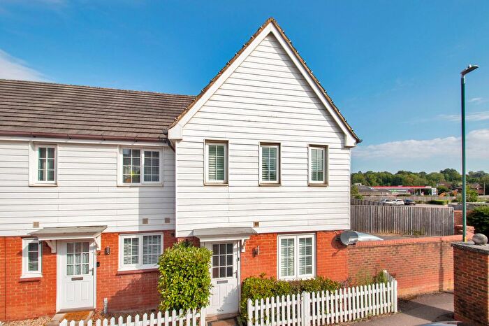 3 Bedroom End Terrace House For Sale In St. Johns Way, Edenbridge, TN8