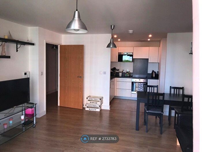 2 Bedroom Flat To Rent In Abraham House, London, E8