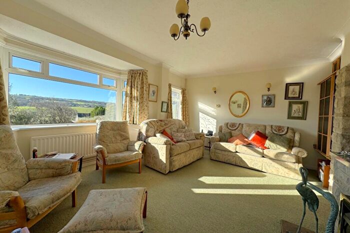 4 Bedroom Detached Bungalow For Sale In South Instow, Harmans Cross, Swanage, BH19 - Photo 4