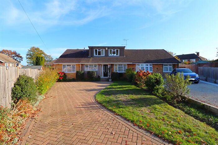 4 Bedroom Semi-Detached Bungalow For Sale In Sunningdale Close, Rainham, ME8