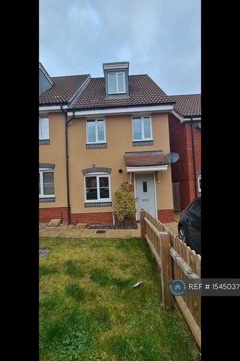 3 Bedroom Semi-Detached House To Rent In Redpoll Road, Costessey, Norwich, NR8