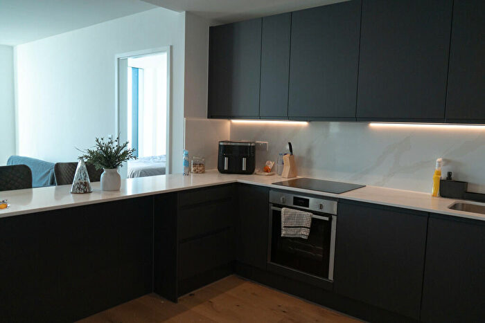2 Bedroom Apartment For Sale In Viadux, Manchester, M1