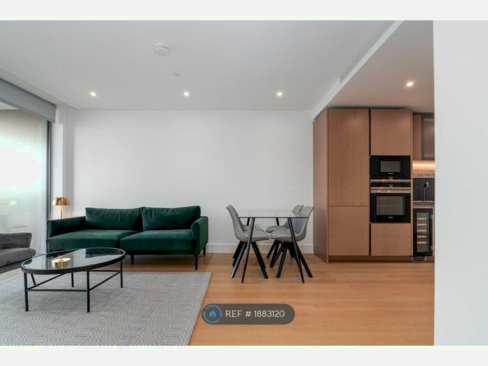 2 Bedroom Flat To Rent In Bowden House, London, SW11