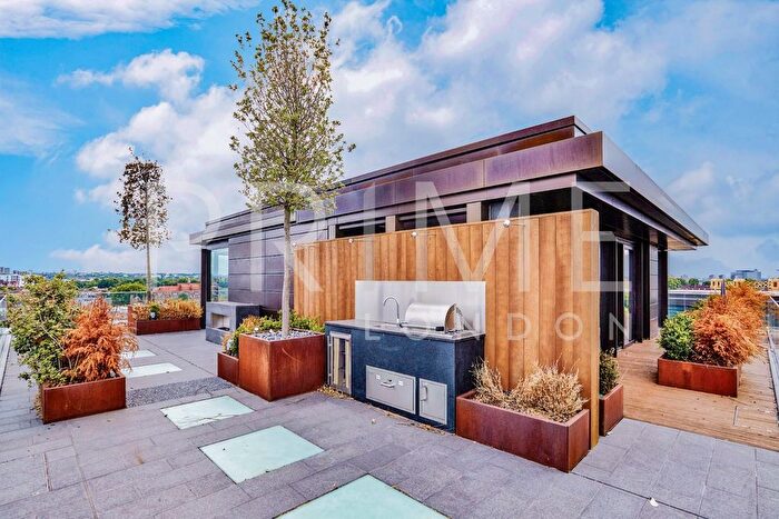 3 Bedroom Flat To Rent In The Penthouse, Jaeger House, Chelsea Creek, SW6