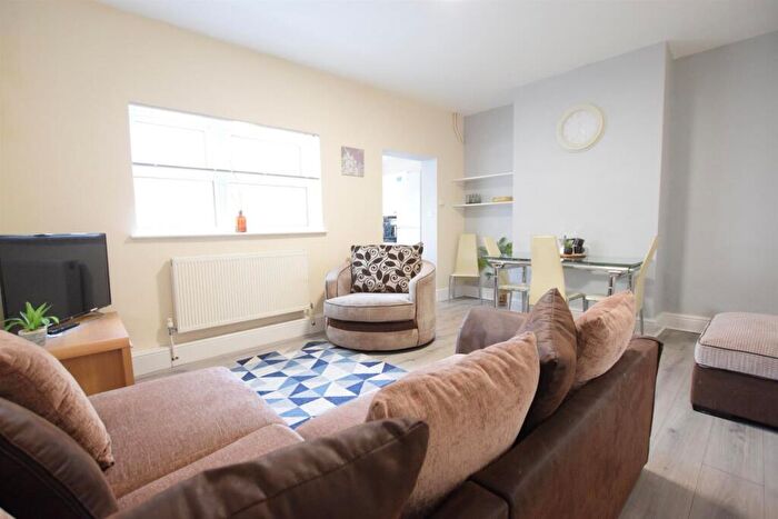 4 Bedroom Terraced House To Rent In St. Nicholas Street - Student House - /, LN1