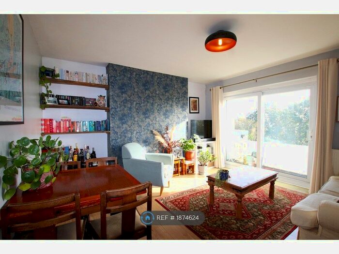 2 Bedroom Flat To Rent In The Woodlands, London, SE19