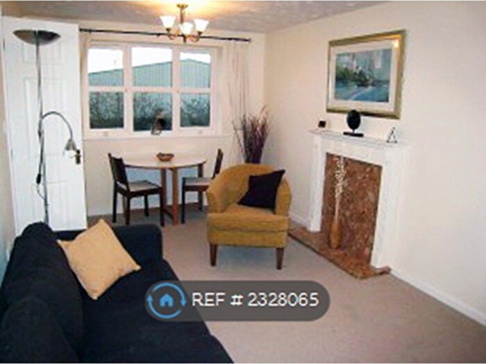 2 Bedroom Flat To Rent In Navigation Loop, Stone, ST15