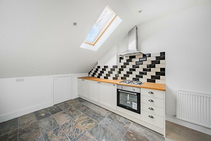 2 Bedroom Flat For Sale In Muswell Hill, Highgate, N10