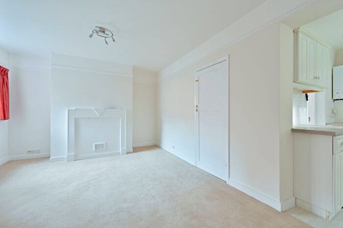 1 Bedroom Flat To Rent In Hollybanks, Hemel Hempstead, HP3