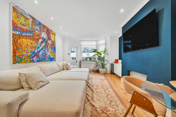 2 Bedroom Flat For Sale In Cheniston Gardens, Kensington, London, W8