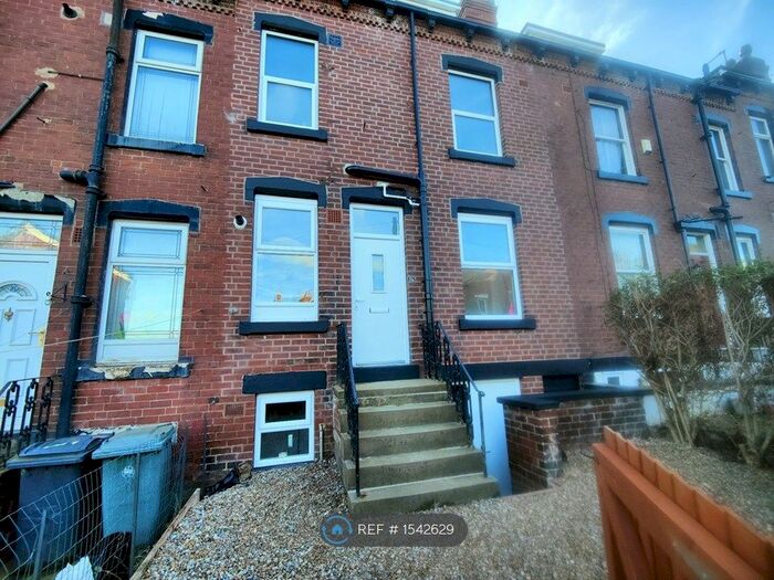 4 Bedroom Terraced House To Rent In Oakley Grove, Leeds, LS11
