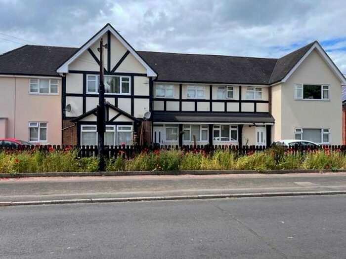 2 Bedroom Apartment To Rent In The Woodlands, ST7