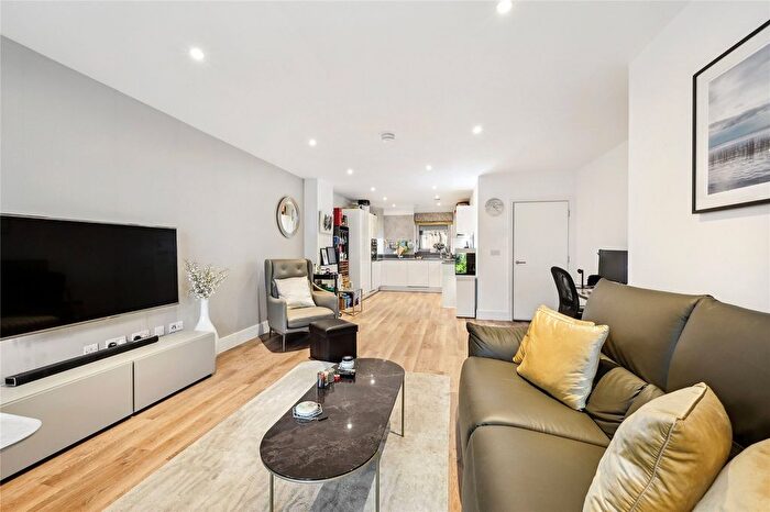 2 Bedroom Flat For Sale In Edward Terrace, Greenside Road, London, W12