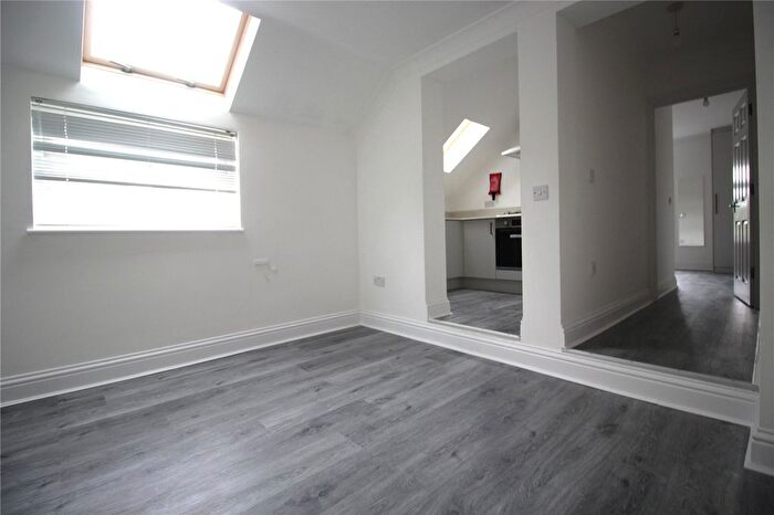 1 Bedroom Flat To Rent In Kent Road, Gravesend, Kent, DA11