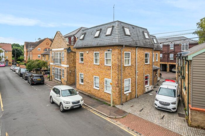 2 Bedroom Flat For Sale In Priory Street, Hertford, SG14