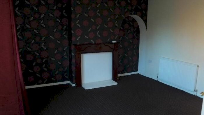 2 Bedroom Semi-Detached House To Rent In Denbury Mount, Holmewood, Bradford, BD4