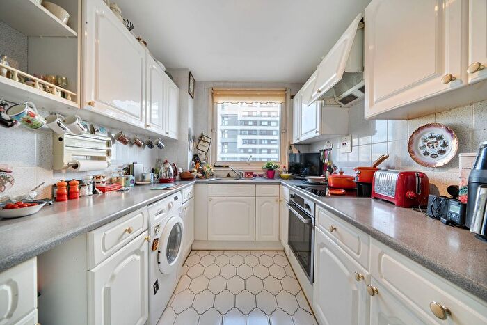 2 Bedroom Flat For Sale In The Water Gardens, Hyde Park Estate, London, W2